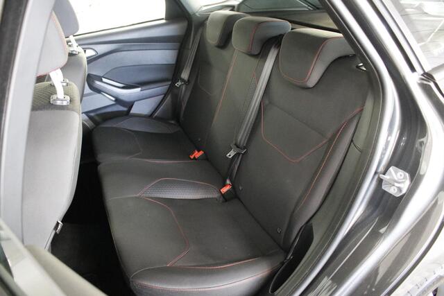 Ford FOCUS 1.0 Ecoboost ST-Line 125 PK. Airco | Cruise | Carplay | Navi | Lichtmetaal.