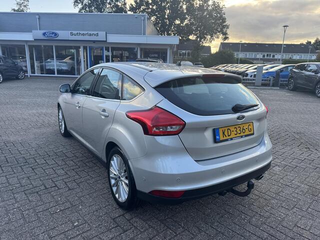 Ford FOCUS 1.5 Ecoboost Titanium 150pk Trekhaak | Cruise control | Voorruit verwarming | Climate control | Navigatie