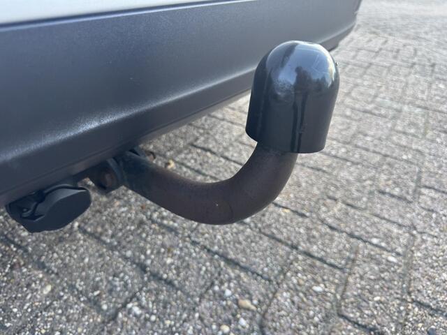 Ford FOCUS 1.5 Ecoboost Titanium 150pk Trekhaak | Cruise control | Voorruit verwarming | Climate control | Navigatie