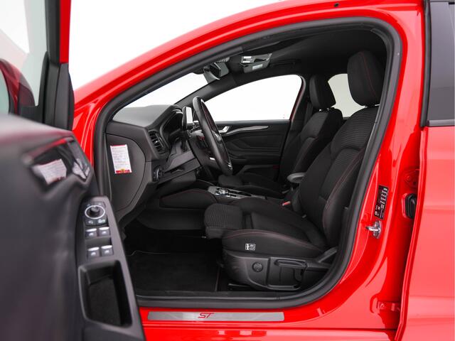Ford FOCUS Wagon 2.0 EcoBlue ST Line X Business (INCL-BTW) Aut. *ADAPTIVE-CRUISE | DIGI-COCKPIT | KEYLESS | CAMERA | NAVI-FULLMAP | HEATED-SPORTSEATS | DAB+ | SHIFT-PADDLES | ECC | PDC | 18''ALU*