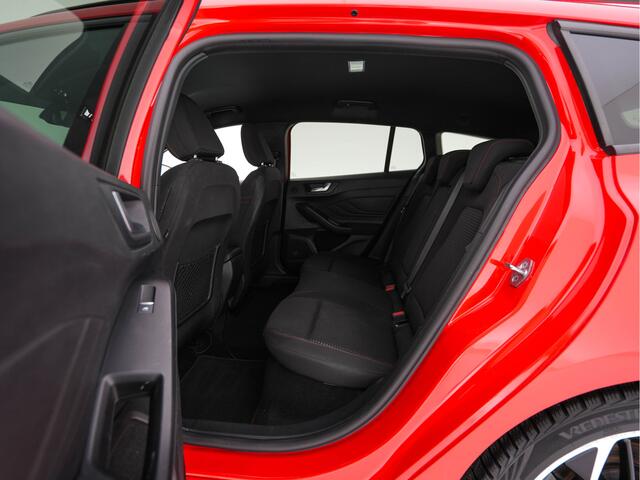 Ford FOCUS Wagon 2.0 EcoBlue ST Line X Business (INCL-BTW) Aut. *ADAPTIVE-CRUISE | DIGI-COCKPIT | KEYLESS | CAMERA | NAVI-FULLMAP | HEATED-SPORTSEATS | DAB+ | SHIFT-PADDLES | ECC | PDC | 18''ALU*