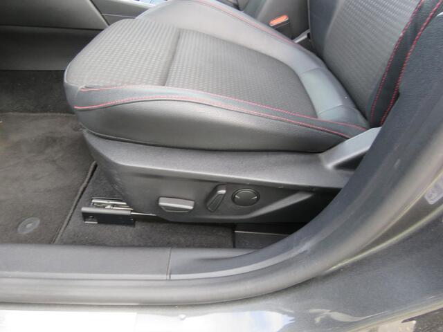 Ford FOCUS Wagon 1.5 EcoBoost ST Line X Business 182 PK ,AUTOMAAT,NAVI,ADAPTIVE CRUISE,PANODAK,AFN TREKHAAK 1500KG,ELEKT STOELEN /ACHTERKLEP.