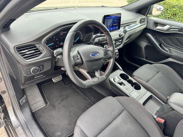 Ford FOCUS 1.0 EcoBoost ST-Line | Airco | Apple/Android | Navi | 4-Seizoenen banden | % Bovag Occasion Partner %