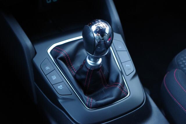 Ford FOCUS Wagon 1.0 EcoBoost Hybrid ST Line X BNS 125 PK, Winterpakket, Trekhaak, LED, Carplay, Head-Up