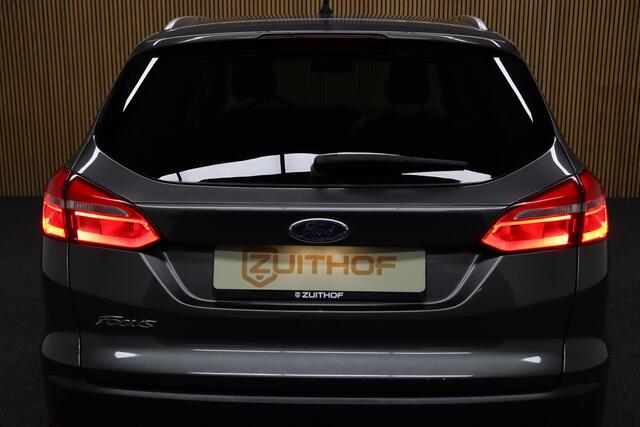 Ford FOCUS Wagon 1.5 Titanium | Cruise-control | Trekhaak | Parkeerassistent | Parkeerhulp | Navigatie | Clima | LM Velgen