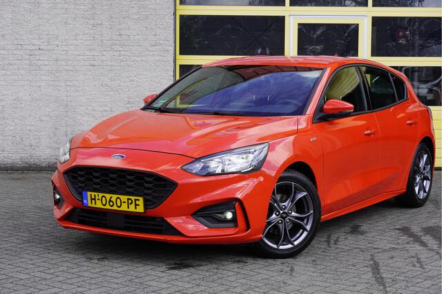 Ford FOCUS 1.5 EcoBlue 5drs ST Line Business BJ2020 Lmv 17" | Led | Pdc | Achteruitrijcamera | Navi | Keyless entry | Verwarmd voorruit | Climate control | Cruise control | Verwarmde voorstoelen | Verwarmd stuurwiel | Zwarte hemel | Getint glas