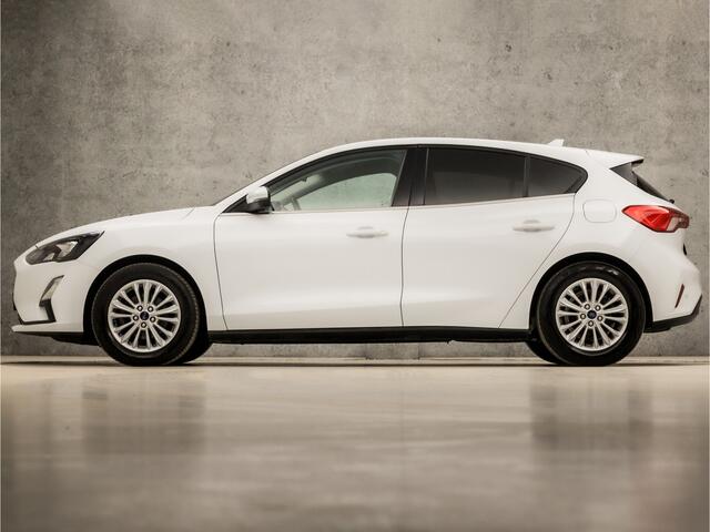Ford FOCUS 1.0 EcoBoost Titanium Sport (APPLE CARPLAY, GROOT NAVI, KEYLESS, LED KOPLAMPEN, GETINT GLAS, SPORTSTOELEN, LM VELGEN, CRUISE, DAB+, NIEUWE APK, NIEUWSTAAT)