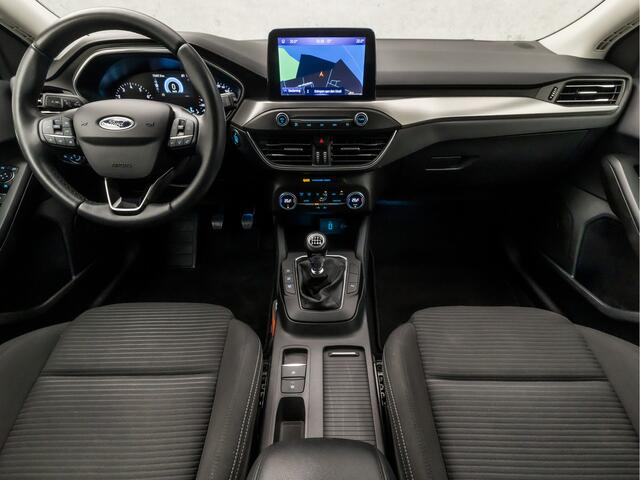 Ford FOCUS 1.0 EcoBoost Titanium Sport (APPLE CARPLAY, GROOT NAVI, KEYLESS, LED KOPLAMPEN, GETINT GLAS, SPORTSTOELEN, LM VELGEN, CRUISE, DAB+, NIEUWE APK, NIEUWSTAAT)