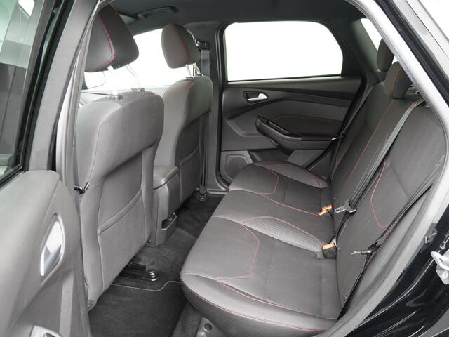 Ford FOCUS Wagon 125PK Ecoboost ST-Line | Navigatie | All season banden | Voorruitverwarming | ISOFIX |