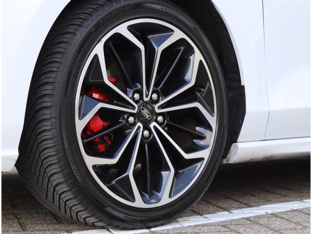 Ford FOCUS 155PK Hybrid ST Line X | Winter Pakket | Virtual | Keyless