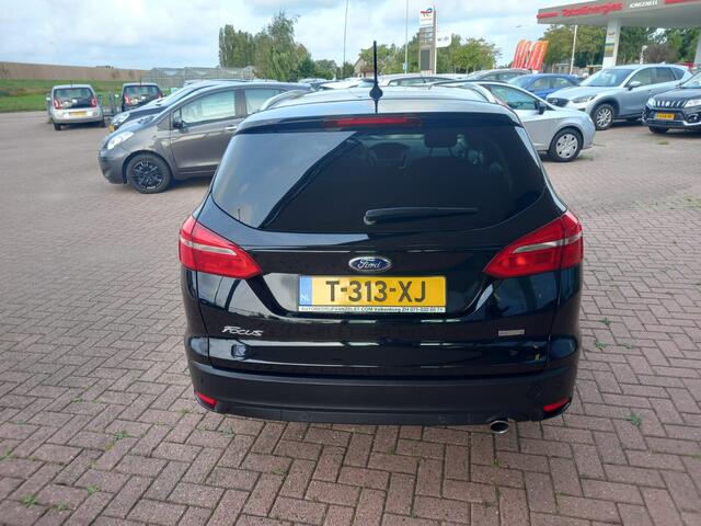 Ford FOCUS Wagon 1.5 Titanium 150 PK, Airco(automatisch), Multimedia systeem, App connect, Cruise control, Navigatie, Parkeerhulp, Parkeersensoren, Stuurverwarming, Stoelverwarming , Voorruit verwarmd, Zeer nette auto inclusief Bovag garantie