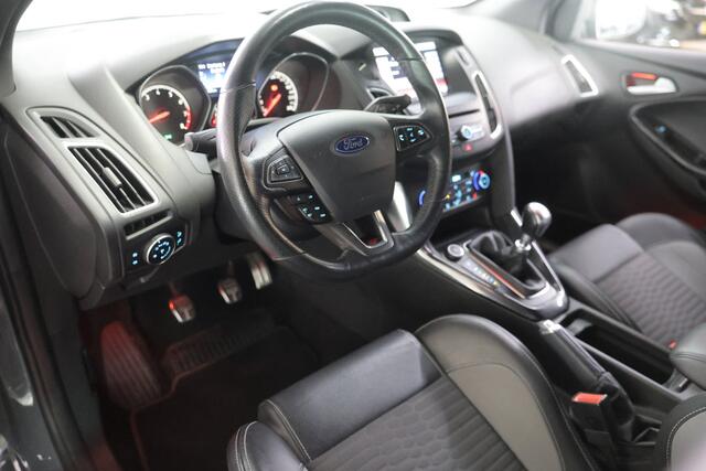 Ford FOCUS 2.0 ST 250pk RECARO NAV BT STUUR/STOELVW CRUISE CAMERA '16