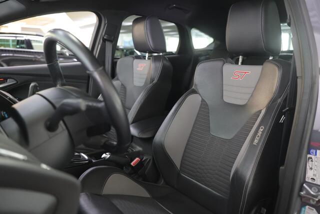 Ford FOCUS 2.0 ST 250pk RECARO NAV BT STUUR/STOELVW CRUISE CAMERA '16