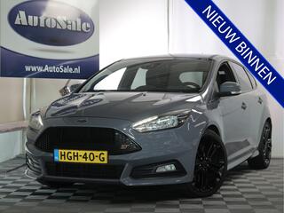 ford-focus-2.0-st-250pk-recaro-nav-