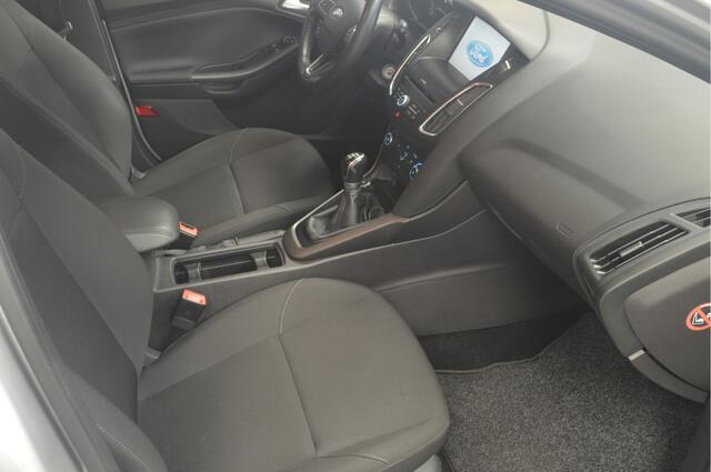 Ford FOCUS 1.0 Trend // 93.000 km // AIRCO // CRUISE // TREKHAAK // NAVI //