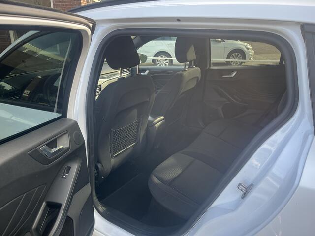 Ford FOCUS Wagon 1.5 EcoBoost ST Line Business TREKHAAK HEAD UP CAMERA B&O LANE ASSIST