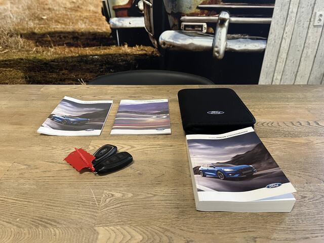 Ford FOCUS 1.0 EcoBoost ST Line 1e EIGENAAR LED NAVI CRUISE AIRCO TREKHAAK
