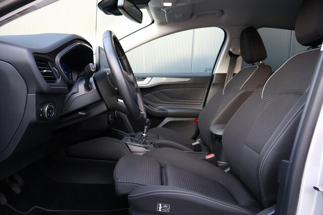 Ford FOCUS 1.0 EcoBoost Hybrid Titanium X Business 125pk | Stoel- stuurverwarming | Digital Cockpit | Keyless | Camera | Voorruitverwarming | Dealer Onderhouden