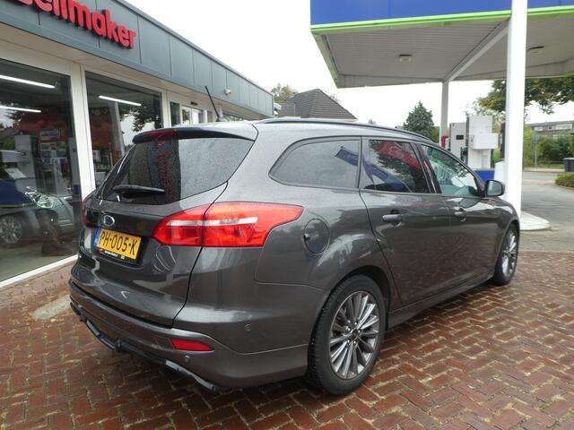 Ford FOCUS Wagon 1.5 TDCI ST-Line Automaat