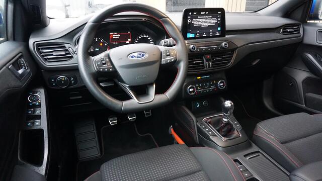 Ford FOCUS 1.5 EcoBoost 182PK ST Line Business Pano.Dak 18inch LM Trekhaak Stoel/Stuurverwarming B&O *NL auto* Zeer Nette Ford!