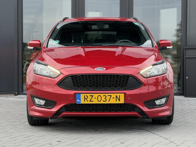 Ford FOCUS Wagon 1.0 ST-Line Clima | Navi | PDC v&a | Trekhaak