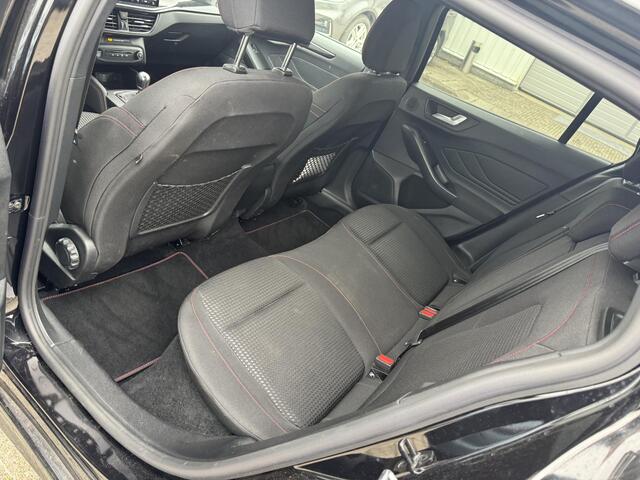 Ford FOCUS Wagon 1.0 EcoBoost Hybrid ST Line X 125pk | Driver Assistance Pack | Winterpack | 18 inch Licht metalen Velgen | SYNC 4 Navigatie