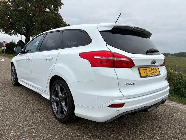 Ford FOCUS 1.5 ST LINE 182 PK! / BOMVOL / ZEER NETTE STAAT