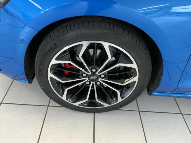 Ford FOCUS Wagon 1.0 EcoBoost Hybrid ST Line X 155pk | Winter Pack | AGR-stoelen | Bang&Olufsen | Adaptive LED | Adaptive cruise control | Elektrische achterklep | Achteruitrijcamera