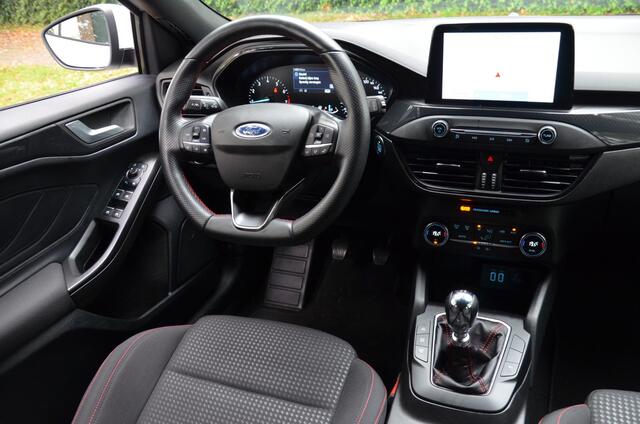 Ford FOCUS Wagon 1.0 EcoBoost Hybrid ST Line Business Navi/Pdc/Ecc/Led/Achteruitrijcamera/Cr-Controle/Privacy-Glass/Lmv