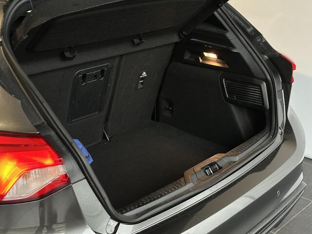 Ford FOCUS 1.0 EcoBoost Hybrid ST Line X Business | NAVIGATIE | PARKEERSENSOREN VOOR-/ACHTER | ACHTERUITRIJCAMERA | STOEL-/STUURVERWARMING