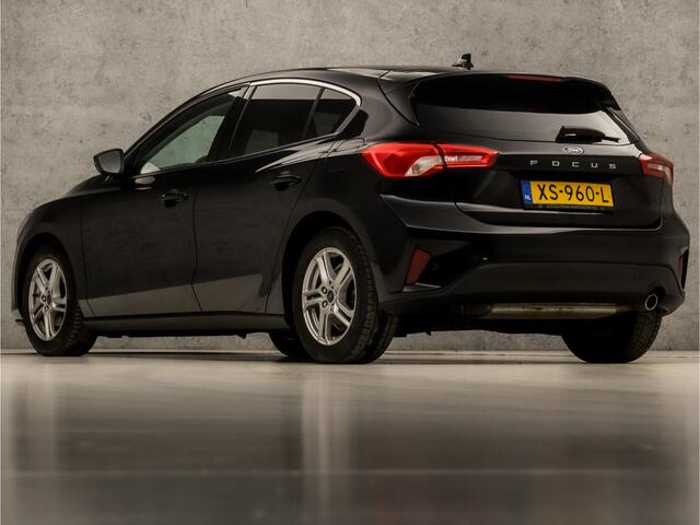 Ford FOCUS 1.0 EcoBoost Sport (APPLE CARPLAY, GROOT NAVI, LANE ASSIST, GETINT GLAS, SPORTSTOELEN, CRUISE, PARKEERSENSOREN, LM VELGEN, NIEUWSTAAT)
