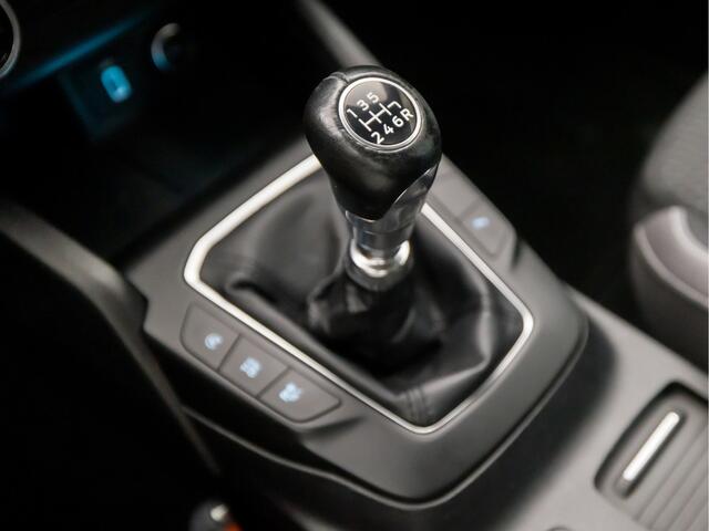 Ford FOCUS 1.0 EcoBoost Sport (APPLE CARPLAY, GROOT NAVI, LANE ASSIST, GETINT GLAS, SPORTSTOELEN, CRUISE, PARKEERSENSOREN, LM VELGEN, NIEUWSTAAT)