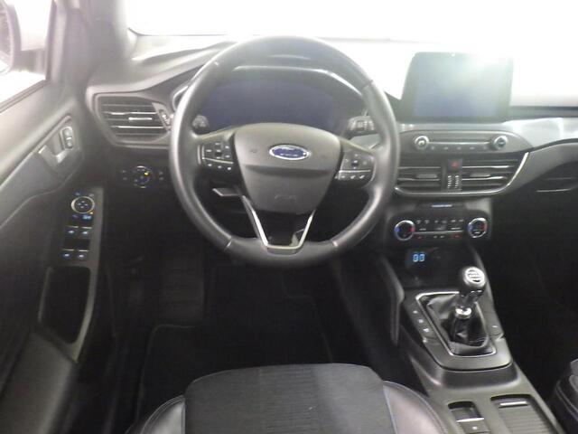 Ford FOCUS 1.0 EcoB Hybrid Active X Panoramadak Camera Half Leer Stoelverwarming Privacy Glass Wagon Dealeronderhouden