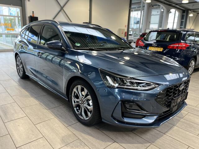 Ford FOCUS Wagon ST-Line EcoBoost Hybrid 155 pk | Winter Pack | Adapt. Cruise | Camera | All Seasons | Keyless | Fabr. Gar. 01-2029 |