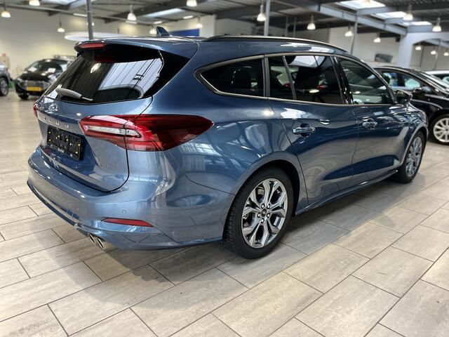 Ford FOCUS Wagon ST-Line EcoBoost Hybrid 155 pk | Winter Pack | Adapt. Cruise | Camera | All Seasons | Keyless | Fabr. Gar. 01-2029 |
