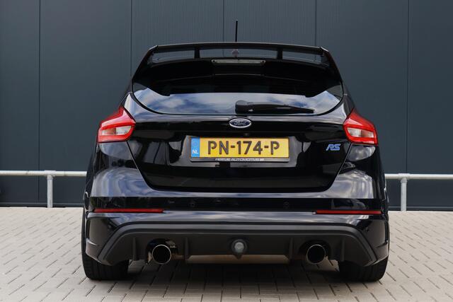 Ford FOCUS 2.3 RS Origineel NL! | Volledige Historie | 19 Inch | Stoelverwarming | Keyless | Camera | Apple Carplay / Android Auto