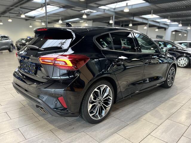 Ford FOCUS ST-Line EcoBoost Hybrid 155 pk | Trekhaak | Pano | Winter Pack | Dig. Dash | Adapt. cruise | 19'' Velgen | Fabr. Gar.