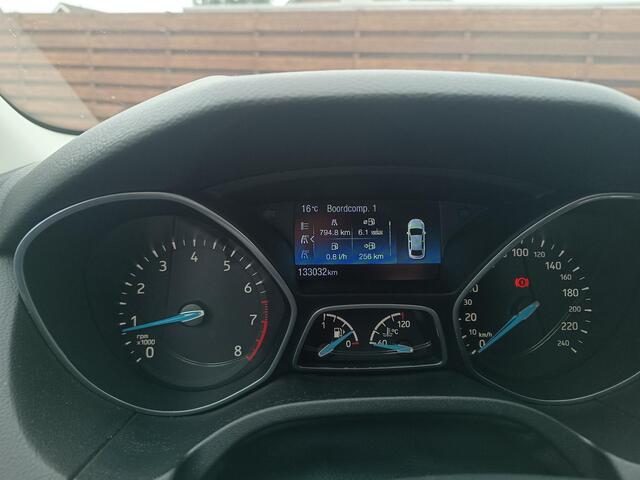 Ford FOCUS Wagon 1.0 125pk Titanium, carplay, cruise, stoelverw.