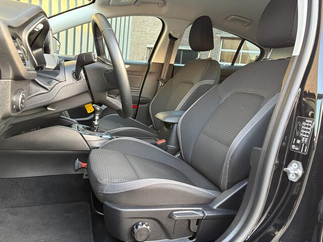 Ford FOCUS 1.0 EcoBoost Hybrid Trend Edition Business | 17'' | Camera | Navi | Prijs Rijklaar!!