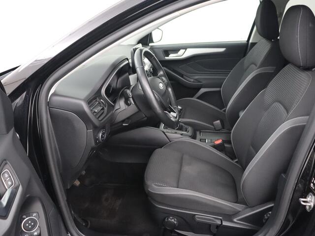 Ford FOCUS Wagon 1.5 EcoBoost Titanium Business | Stoel & Stuurverwarming | LED | Cruise Control | Trekhaak | Camera | Navigatie | Carplay