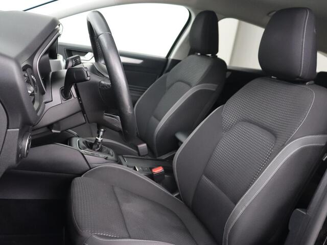 Ford FOCUS Wagon 1.5 EcoBoost Titanium Business | Stoel & Stuurverwarming | LED | Cruise Control | Trekhaak | Camera | Navigatie | Carplay