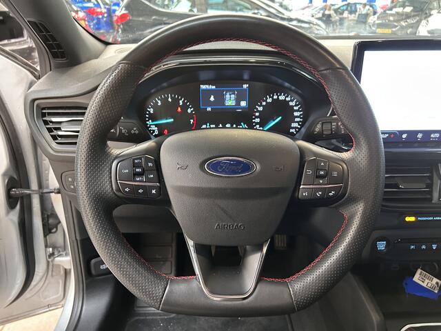 Ford FOCUS EcoBoost Hybrid 125pk ST-Line | Nw model I Winter Pack | Sync 4 I Climate I Navi I All Seasonbanden