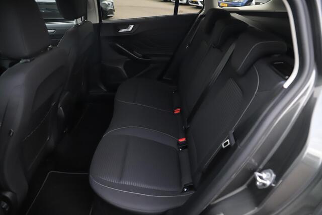 Ford FOCUS Wagon 1.0 EcoBoost Hybrid Titanium Business Trekhaak Virtual Cockpit Carplay Android Navigatie Winter Pakket Elektrische Achterklep