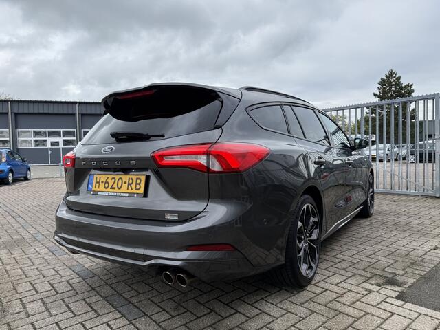 Ford FOCUS Wagon 1.5 EcoBoost ST Line Business Automaat Panoramadak, Trekhaak, Camera, elektr.klep, etc..!!