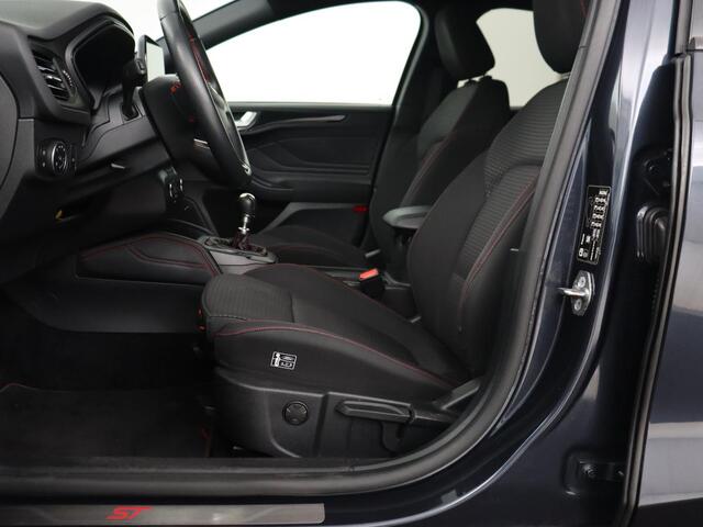 Ford FOCUS 1.0 EcoBoost Hybrid ST Line X | Trekhaak | Stoel & stuurverwarming | Head-Up | Adaptive cruise | Camera | B&O Sound | Digital Cockpit | Carplay | Keyless | Full LED | Comfortstoelen | Park Assist