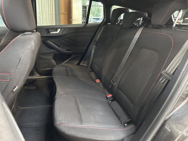 Ford FOCUS Wagon EcoBoost Hybrid 125 pk ST Line | Winter Pack | 4 seiz. banden | Navi | Clima | Cruise | Dr. loos Apple Carplay |