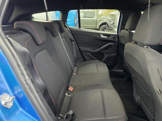 Ford FOCUS Wagon 1.5 EcoBoost ST-line Business 150 pk | Full led | PDC v+a | Trekhaak afneembaar | Keyless entry | Winterpack | Camera | Lane assist etc.