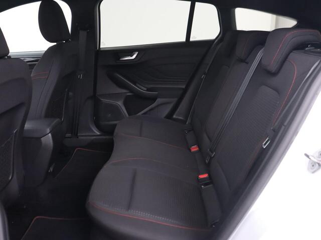 Ford FOCUS 1.0 EcoBoost Hybrid ST Line X | Stoel & stuurverwarming | Camera | Carplay | Digital Cockpit | Full LED | Keyless | Navigatie