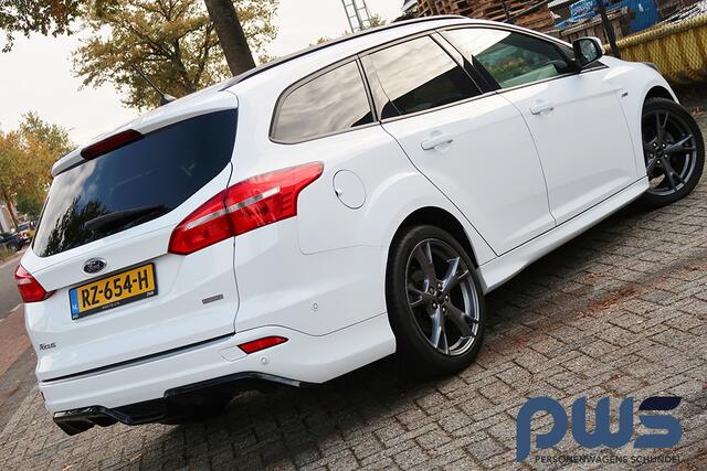 Ford FOCUS Wagon 1.0 ST-Line Navi / Clima / Cruise / Carplay / 18"/ PDC / Verw. Voorruit / NL auto / Topconditie