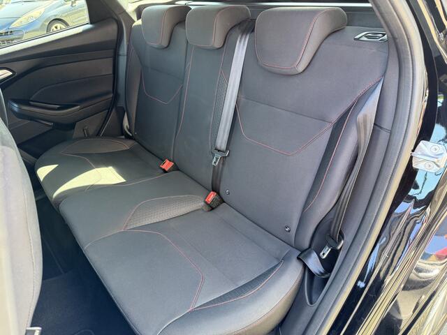 Ford FOCUS Wagon BWJ 2018 1.0 126 PK ST-Line ST-LINE / CLIMA / CRUISE / PRIV. GLAS / LMV 17 INCH / MULTIFUNCT. STUUR / SPORTSTOELEN